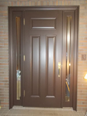 木製玄関ドアの塗装工事 木製玄関ドアの塗装工事